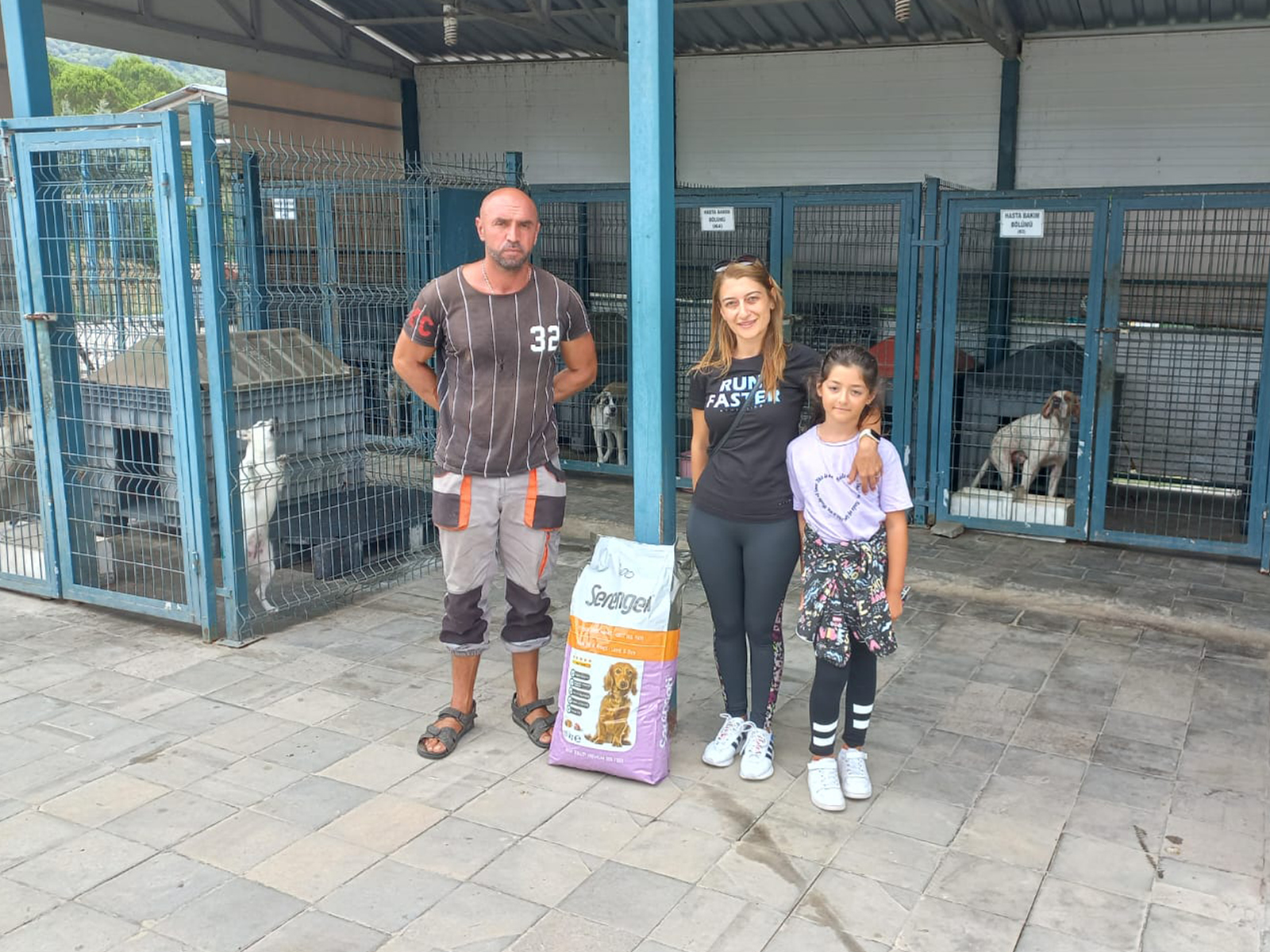 Hale Hanımdan Mama Yardımı[2206]