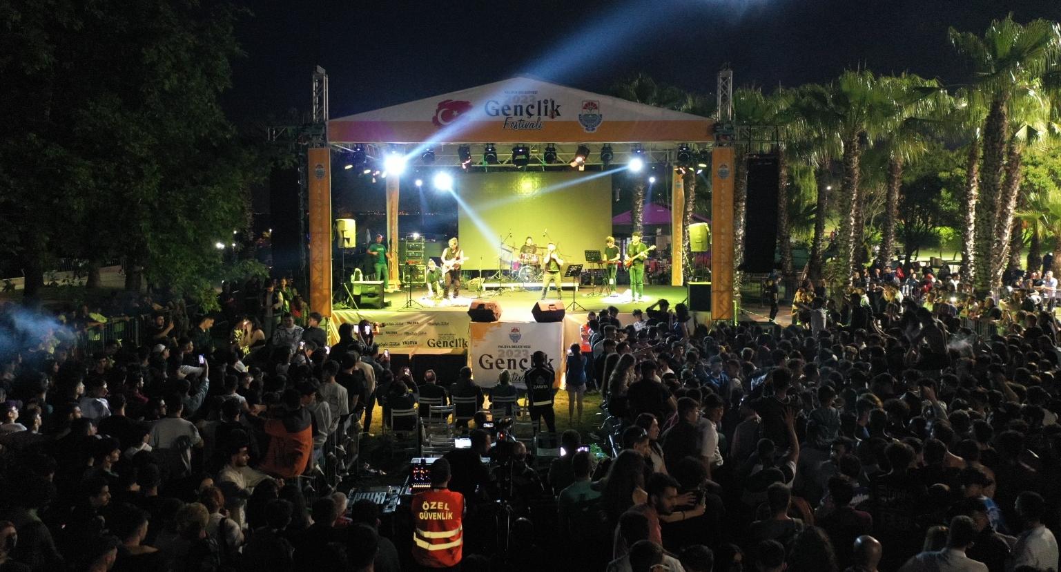GENÇLİK FESTİVALİ DOLU DOLU GEÇTİ