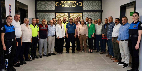 YALOVA'DA MUHTARLARLA GÜVENLİK VE ASAYİŞ TOPLANTISI