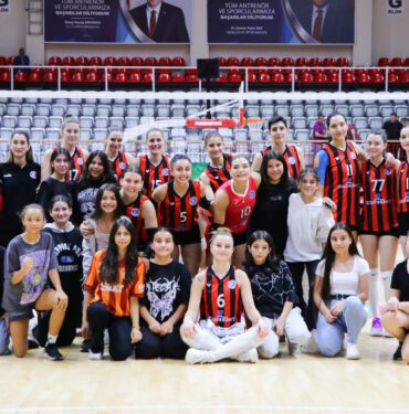ÇİFTLİKKÖY'ÜN SULTANLARI SEZONA GALİBİYETLE BAŞLADI (4)
