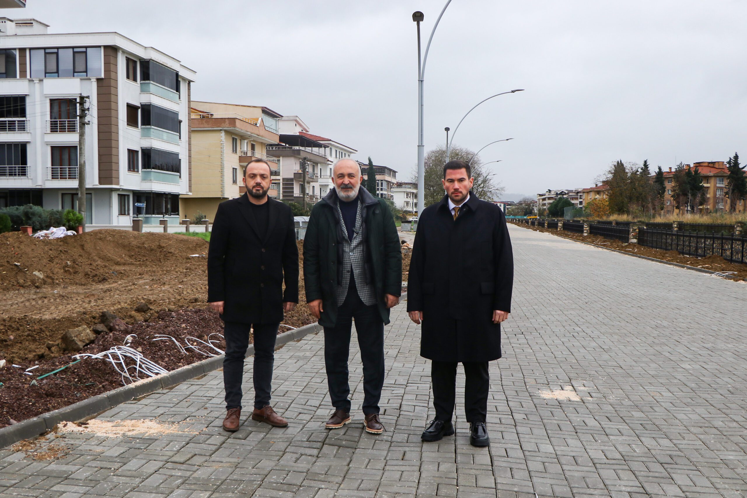 ÇİFTLİKKÖY'DE 100. YIL YÜRÜYÜŞ YOLU ŞEKİLLENİYOR (2)