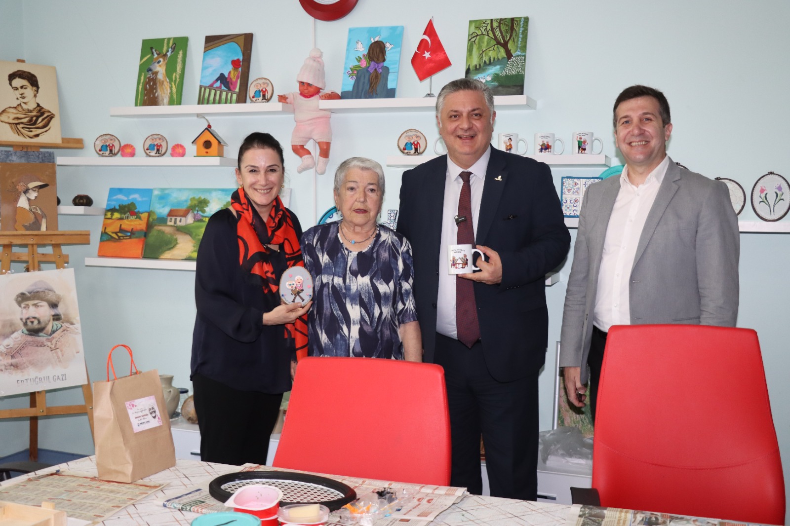 HUZUREVİ (1)